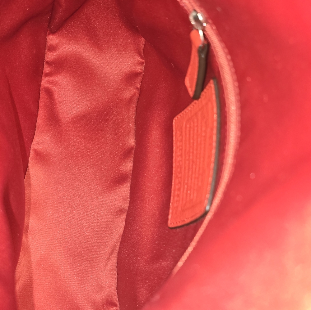 Coach Red Leather Shoulder Bag With Turn Lock - Picture 8 of 8